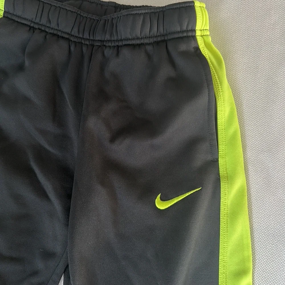 Nike Thermafit fleece lined sweatpants